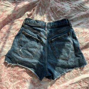 ABERCROMBIE CURVE LOVE 90s RELAXED CUTOFF HIGH RISE SHORTS